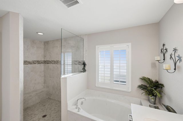 186 NE Dominican Terrace, Port St Lucie, FL 34983
