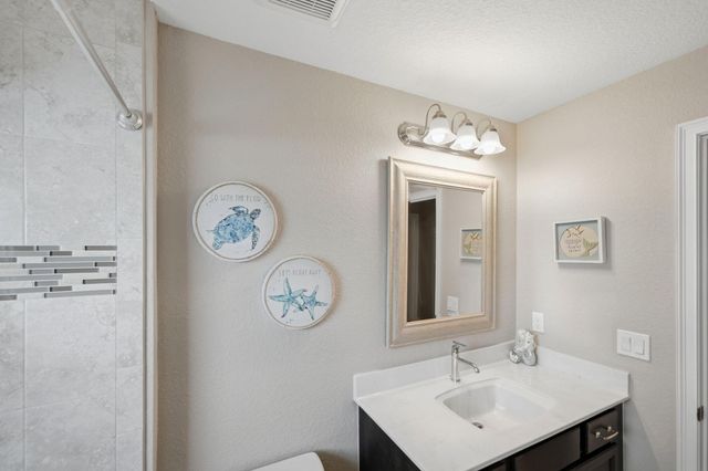 186 NE Dominican Terrace, Port St Lucie, FL 34983