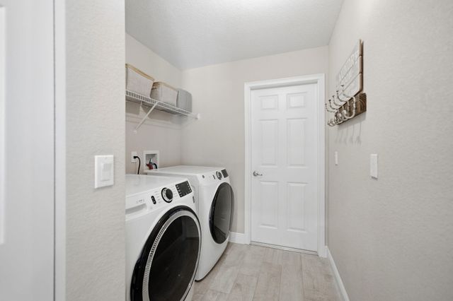 186 NE Dominican Terrace, Port St Lucie, FL 34983