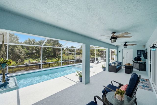186 NE Dominican Terrace, Port St Lucie, FL 34983