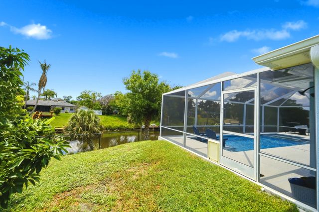 186 NE Dominican Terrace, Port St Lucie, FL 34983
