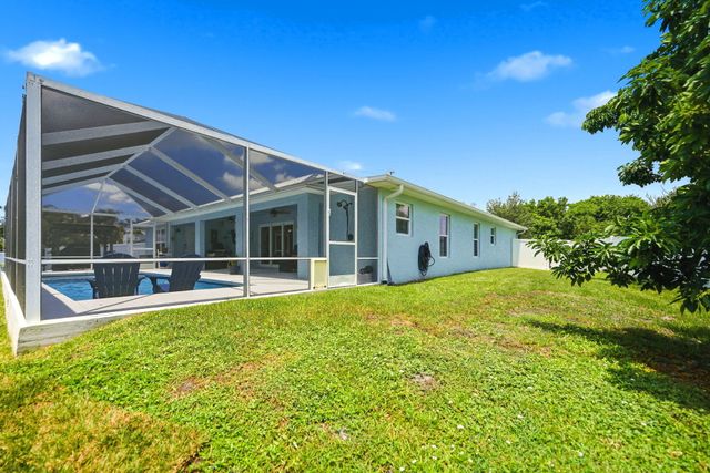 186 NE Dominican Terrace, Port St Lucie, FL 34983