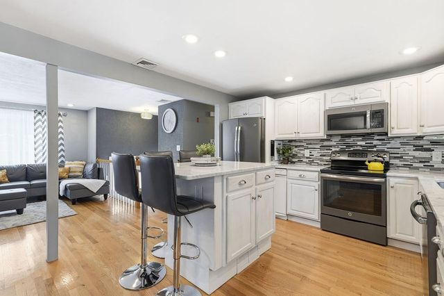 71 Albany St, Brockton, MA 02301