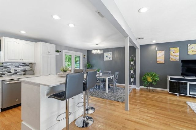 71 Albany St, Brockton, MA 02301