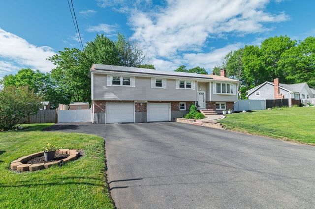 71 Albany St, Brockton, MA 02301