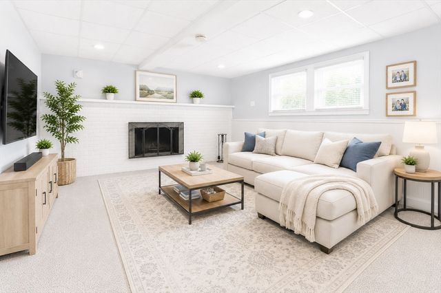 71 Albany St, Brockton, MA 02301