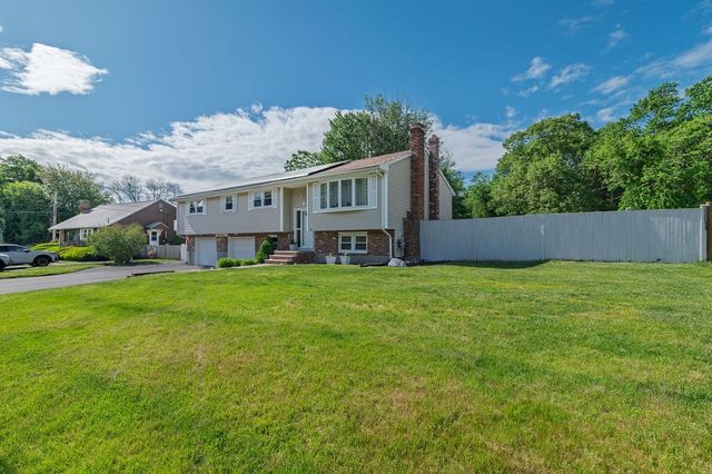 71 Albany St, Brockton, MA 02301