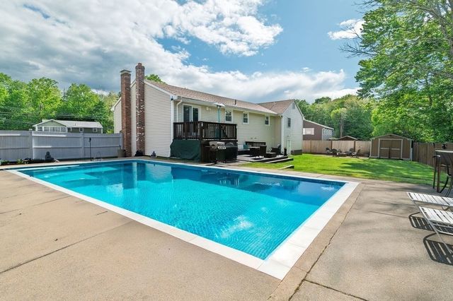 71 Albany St, Brockton, MA 02301