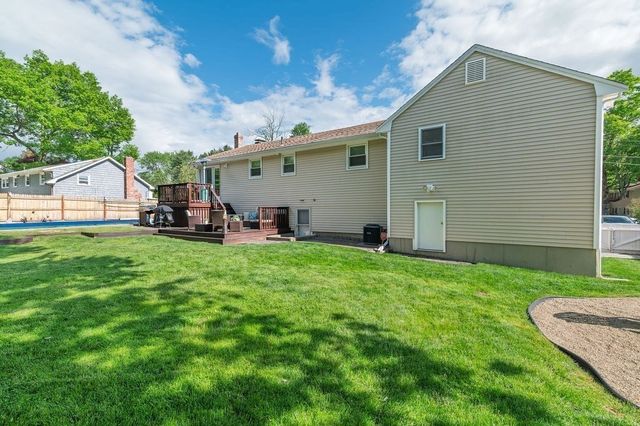 71 Albany St, Brockton, MA 02301