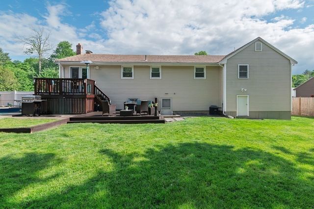 71 Albany St, Brockton, MA 02301