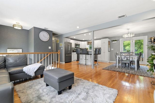 71 Albany St, Brockton, MA 02301