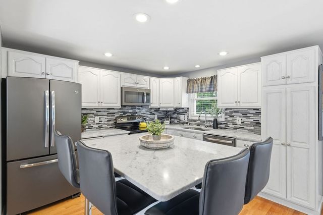 71 Albany St, Brockton, MA 02301