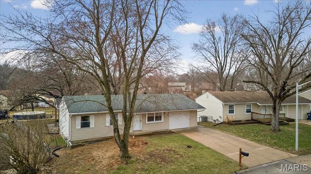 1403 De Porres Lane, St Charles, MO 63304