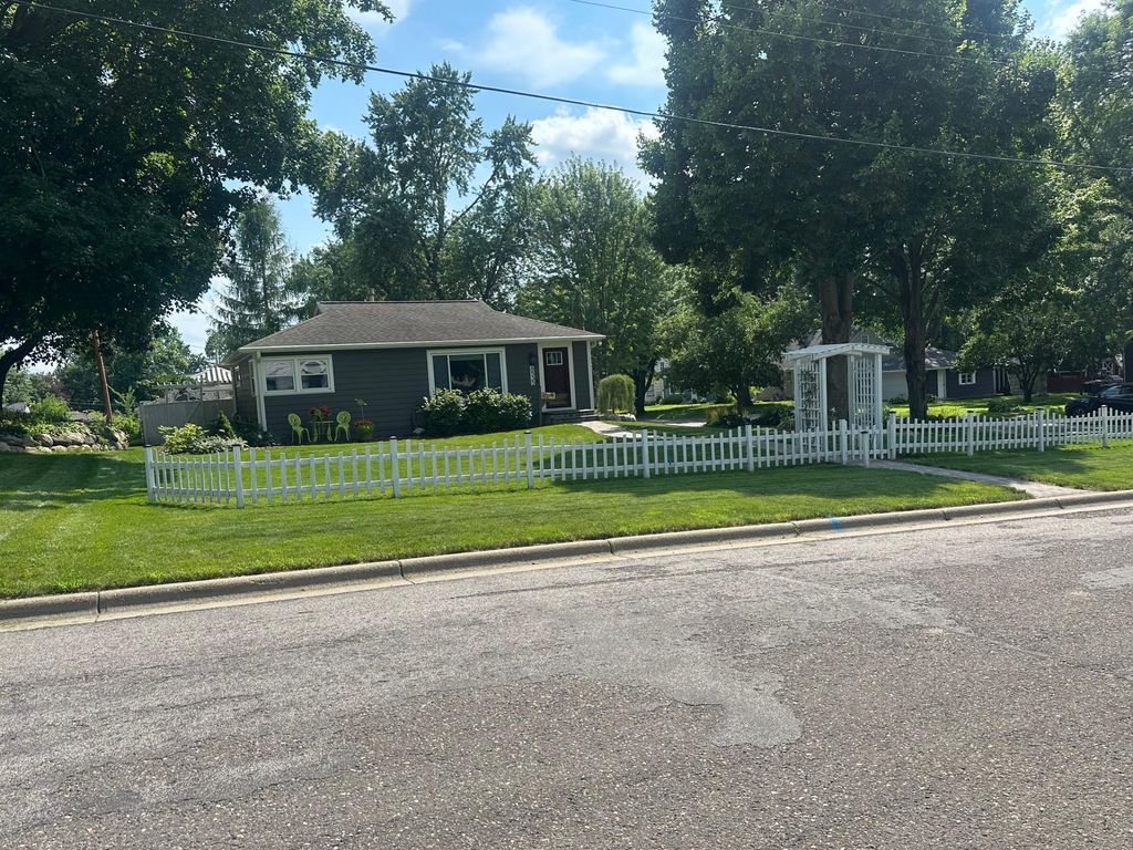 8535 W 35th Street, Saint Louis Park, MN 55426