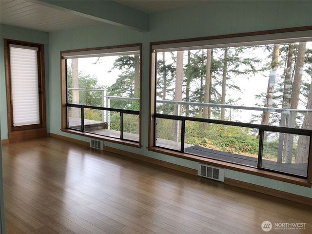 3155 Fox Spit Road, Langley, WA 98260