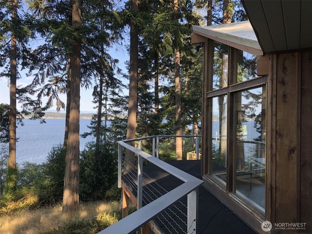 3155 Fox Spit Road, Langley, WA 98260