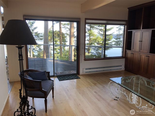 3155 Fox Spit Road, Langley, WA 98260