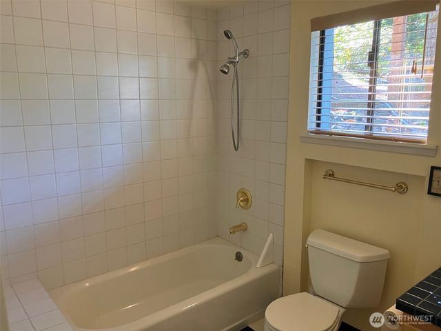 3155 Fox Spit Road, Langley, WA 98260