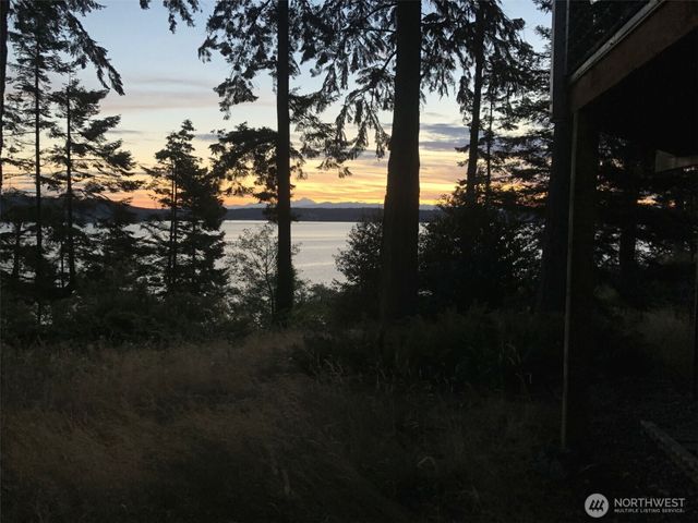 3155 Fox Spit Road, Langley, WA 98260