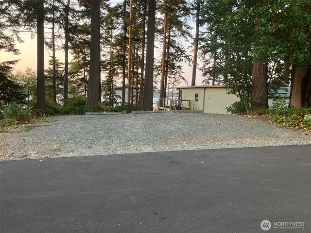 3155 Fox Spit Road, Langley, WA 98260