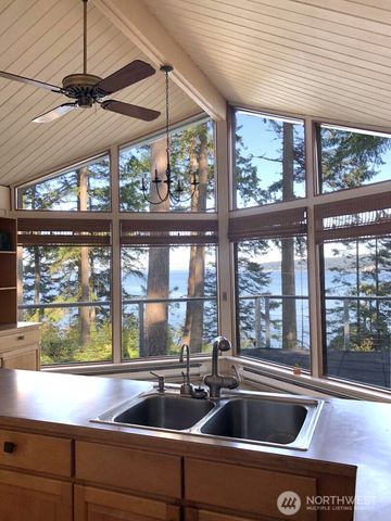 3155 Fox Spit Road, Langley, WA 98260