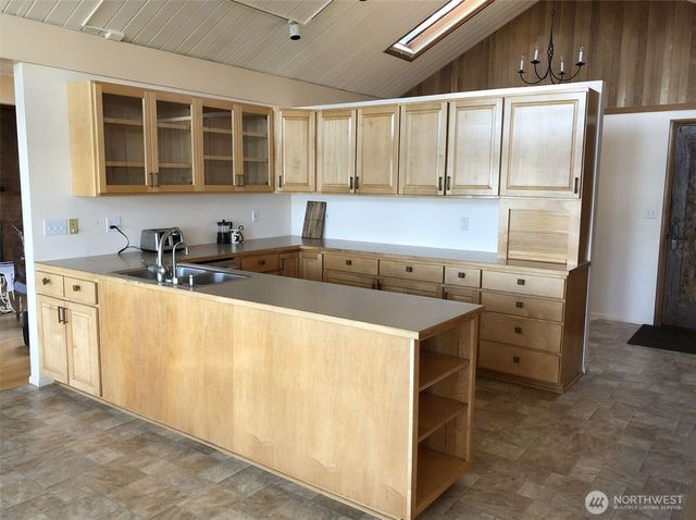 3155 Fox Spit Road, Langley, WA 98260