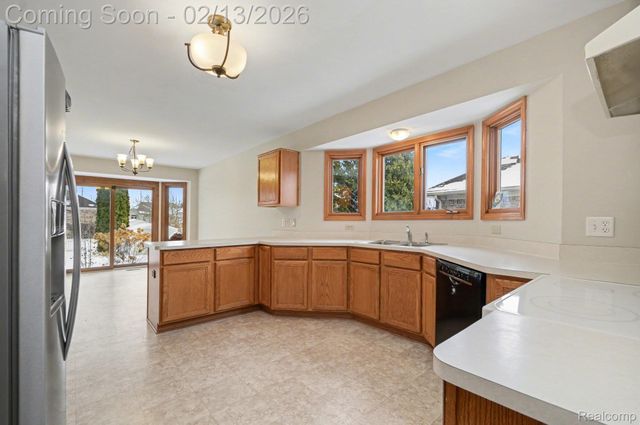 39516 Vinnie Court, Clinton Charter Township, MI 48038