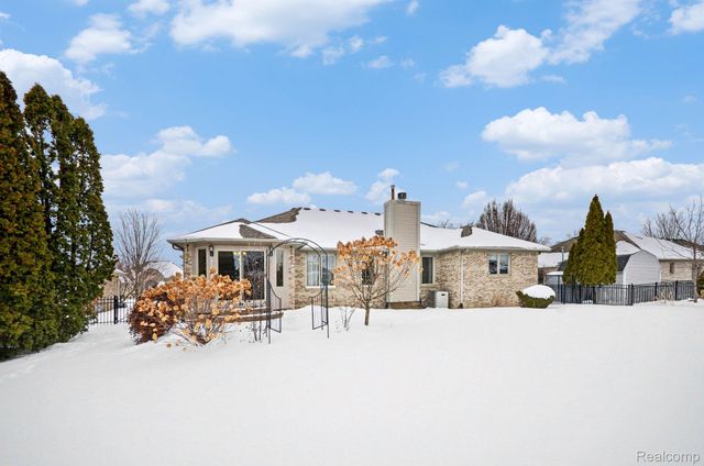 39516 Vinnie Court, Clinton Charter Township, MI 48038