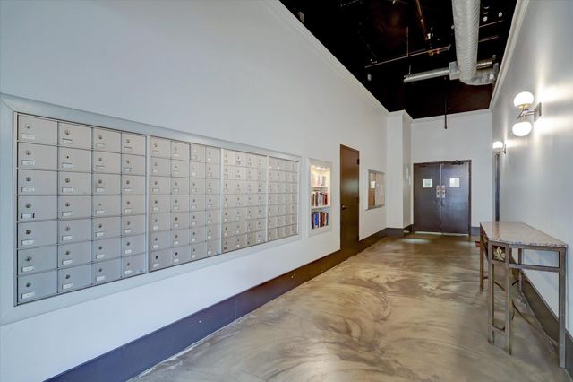 915 Franklin Street 2E, Houston, TX 77002