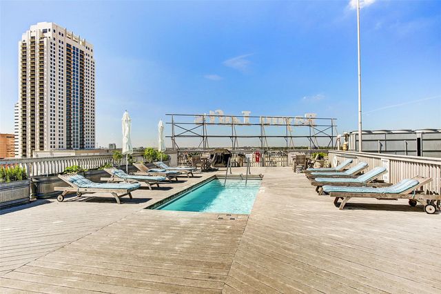 915 Franklin Street 2E, Houston, TX 77002