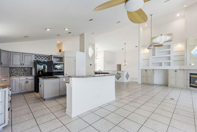 795 Blvd Of The Champions, Shalimar, FL 32579