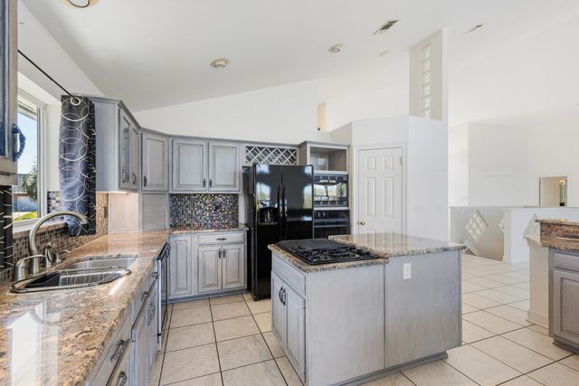 795 Blvd Of The Champions, Shalimar, FL 32579