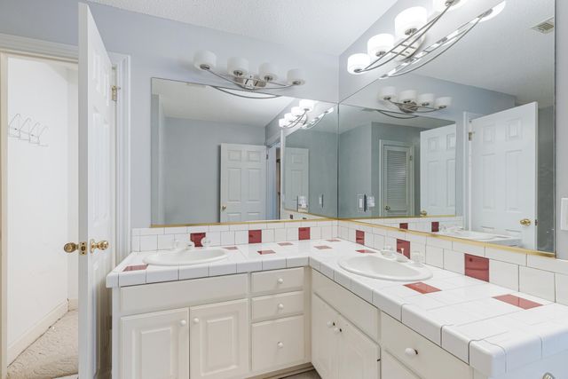 795 Blvd Of The Champions, Shalimar, FL 32579