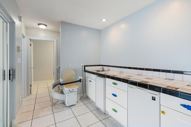 795 Blvd Of The Champions, Shalimar, FL 32579