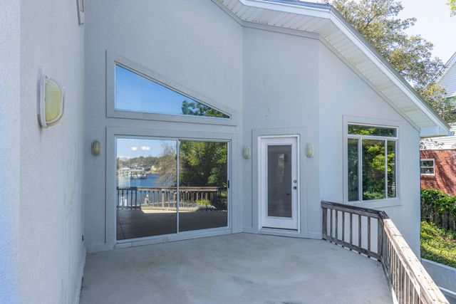 795 Blvd Of The Champions, Shalimar, FL 32579