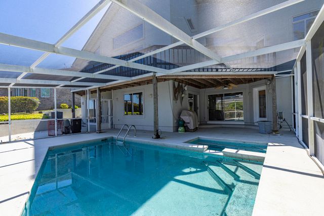 795 Blvd Of The Champions, Shalimar, FL 32579