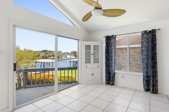 795 Blvd Of The Champions, Shalimar, FL 32579