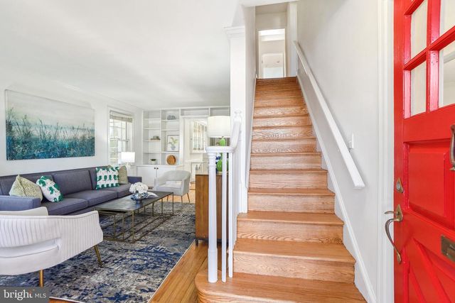 7012 EXETER RD, Bethesda, MD 20814