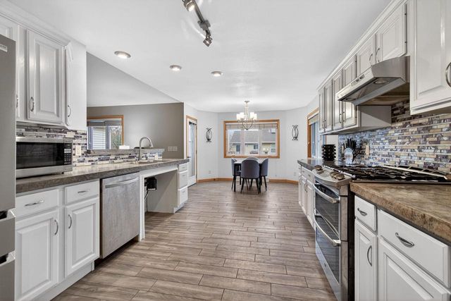 1422 GOLDENROD CIRCLE, West Bend, WI 53095