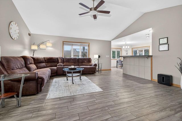 1422 GOLDENROD CIRCLE, West Bend, WI 53095