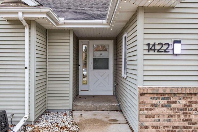 1422 GOLDENROD CIRCLE, West Bend, WI 53095