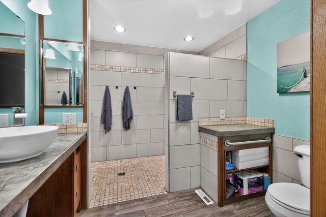 1422 GOLDENROD CIRCLE, West Bend, WI 53095