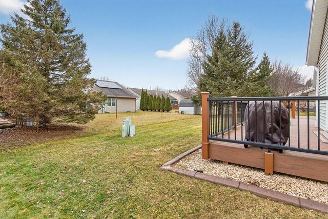 1422 GOLDENROD CIRCLE, West Bend, WI 53095