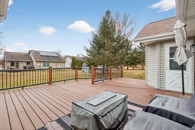 1422 GOLDENROD CIRCLE, West Bend, WI 53095