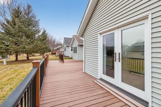 1422 GOLDENROD CIRCLE, West Bend, WI 53095