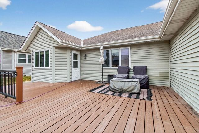 1422 GOLDENROD CIRCLE, West Bend, WI 53095