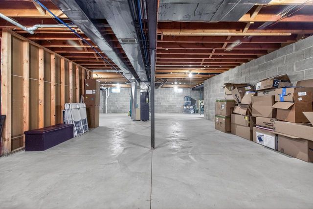 1422 GOLDENROD CIRCLE, West Bend, WI 53095