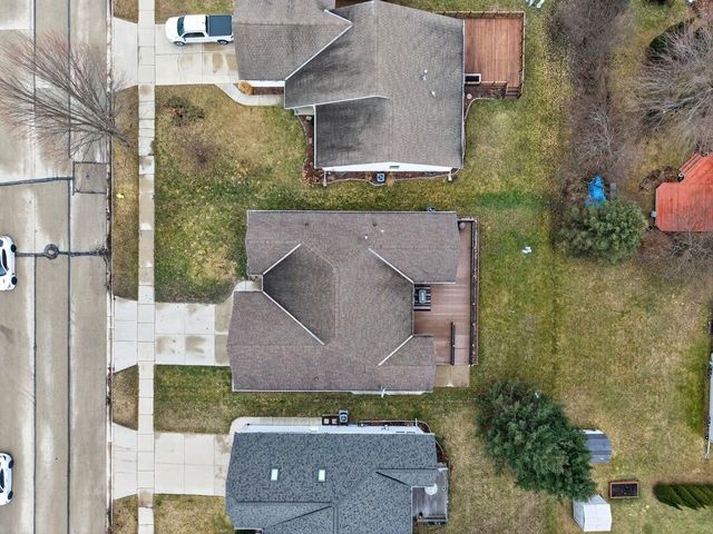 1422 GOLDENROD CIRCLE, West Bend, WI 53095