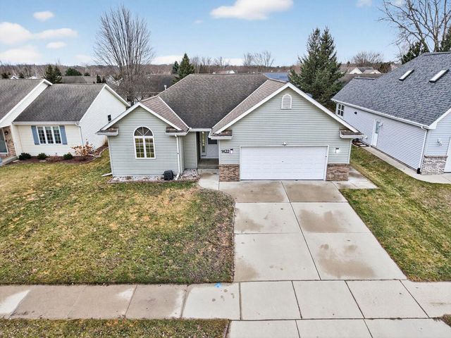 1422 GOLDENROD CIRCLE, West Bend, WI 53095