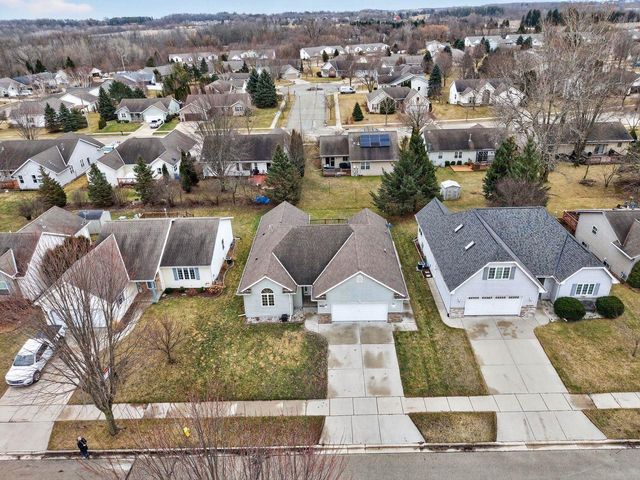 1422 GOLDENROD CIRCLE, West Bend, WI 53095